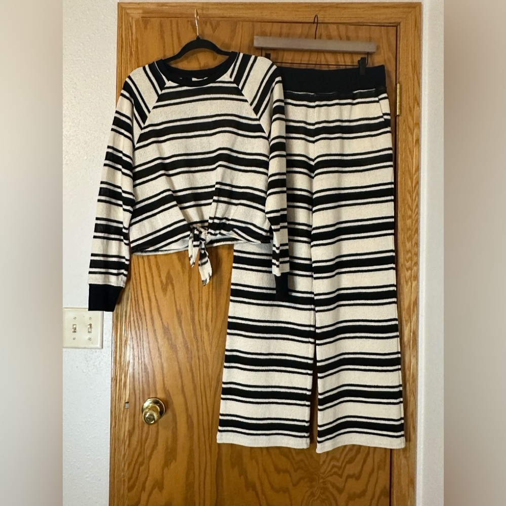 Sundays Striped Black and White Kade Pullover & Jace Pants Set - NWT - Size L - Picture 2 of 16